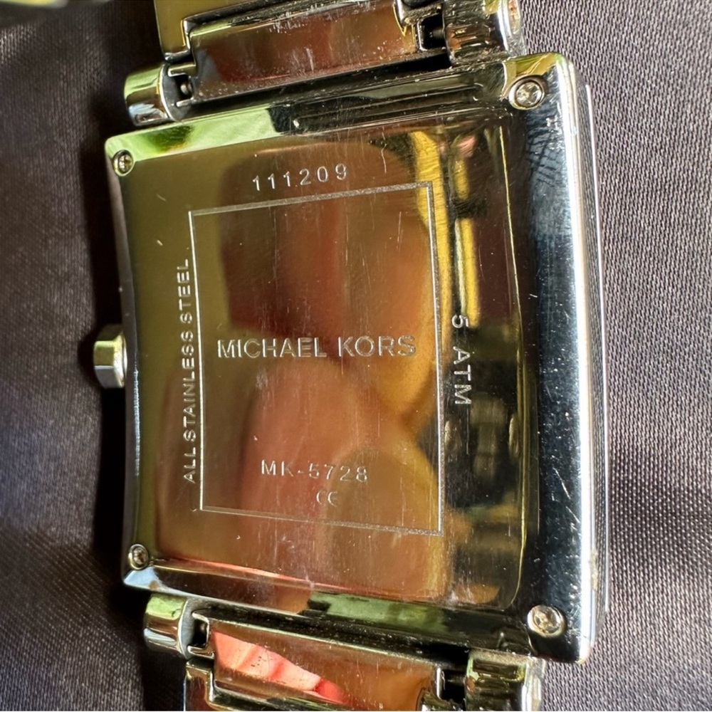 MICHAEL KORS Classic Watch - Picture 6 of 7